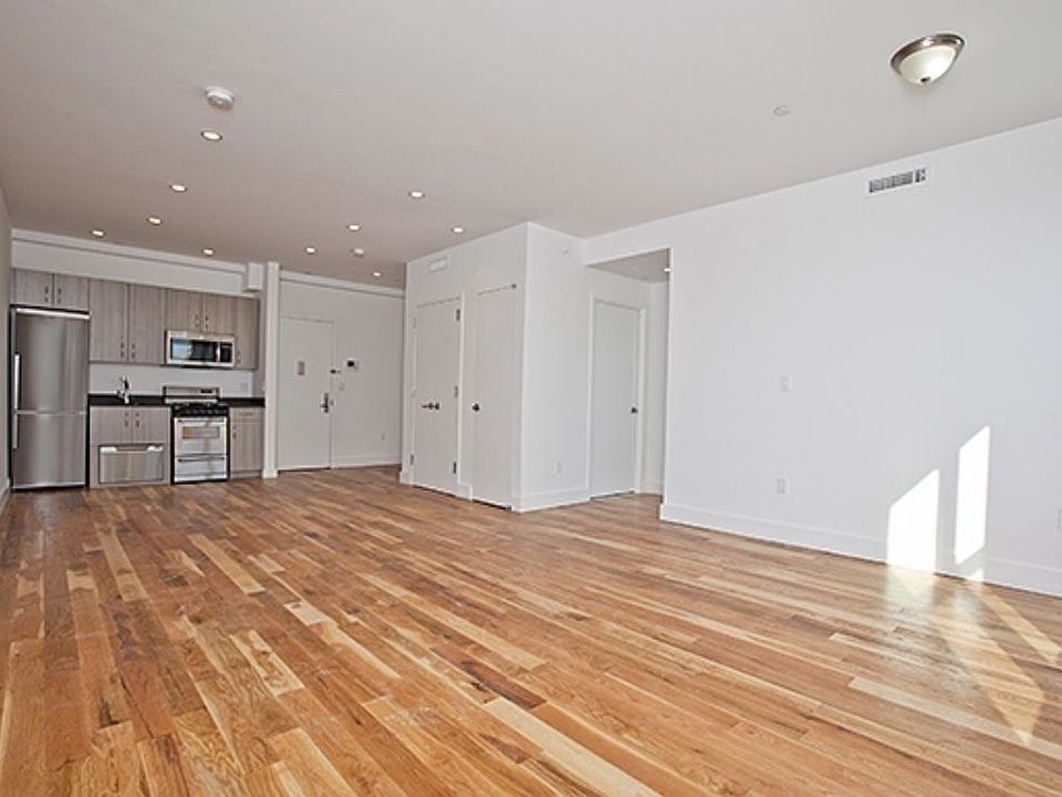 2nd image of 33 2nd Ave APT 4D