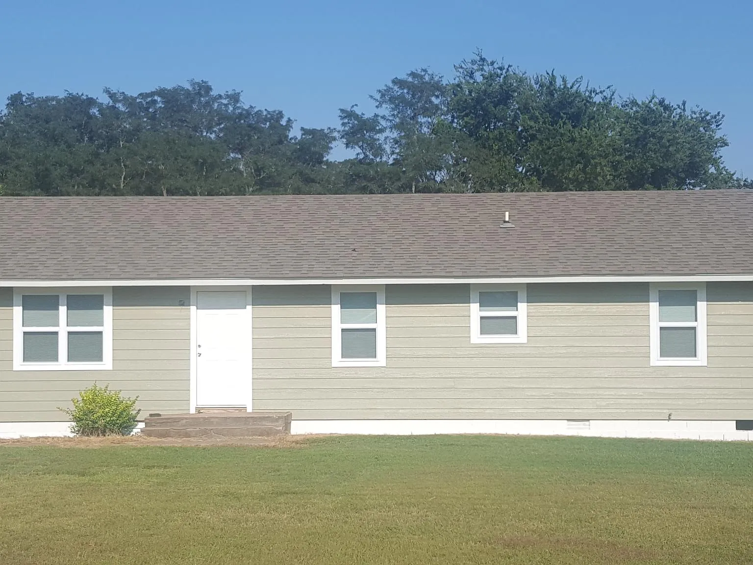 3 bed, 1.5 bath, 1248 sqft, $1,500 — Photo 1