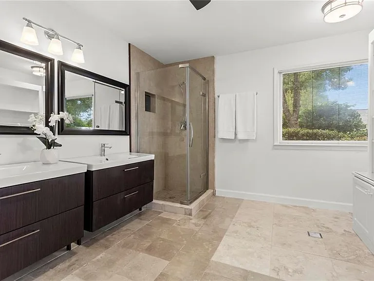 1695 Spinnaker Dr — Photo 18