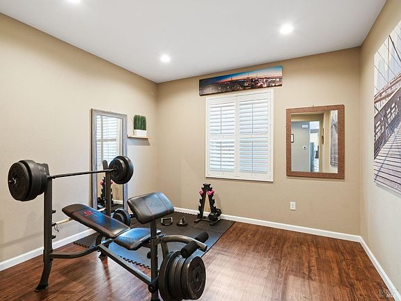 4th image of 5012 KING Place