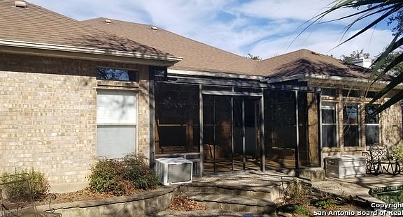 3rd image of 6430 Amber Oak