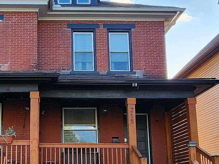215 Dakota Ave — Photo 2