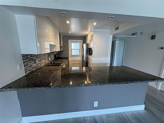 4th image of 3150 N Palm Aire Dr APT 410