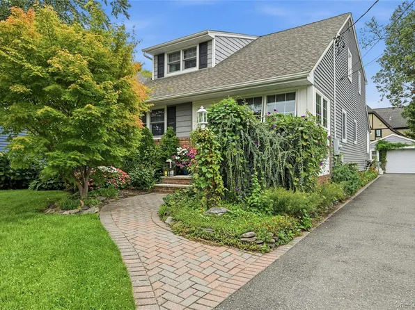 35 Reid Avenue, Rockville Centre, NY 11570