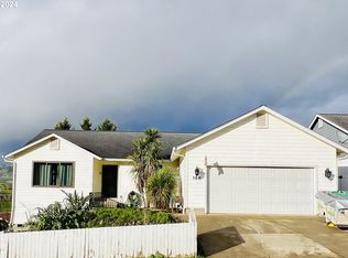 106 Umpqua View Dr, Roseburg, OR 97471