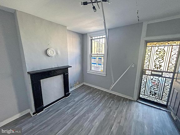 2nd image of 1531 N Woodyear St