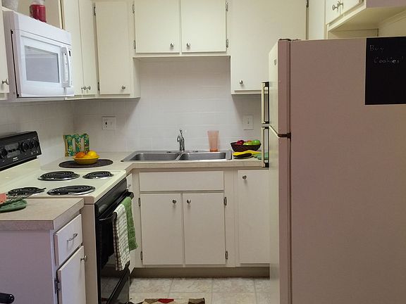 3rd image of 5719 S Nantucket Dr APT 304