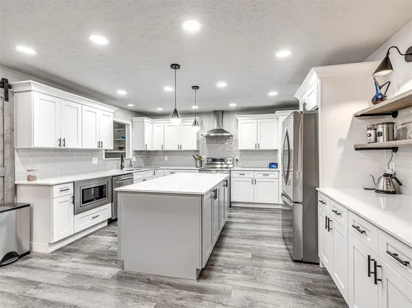 10505 Lyndon Rd, The Village, OK 73120