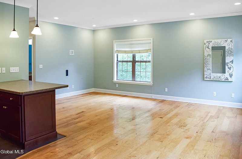 3rd image of 9 Lancaster Place