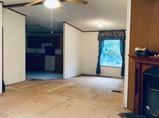 101 Old Potato Rd, Paige, TX 78659