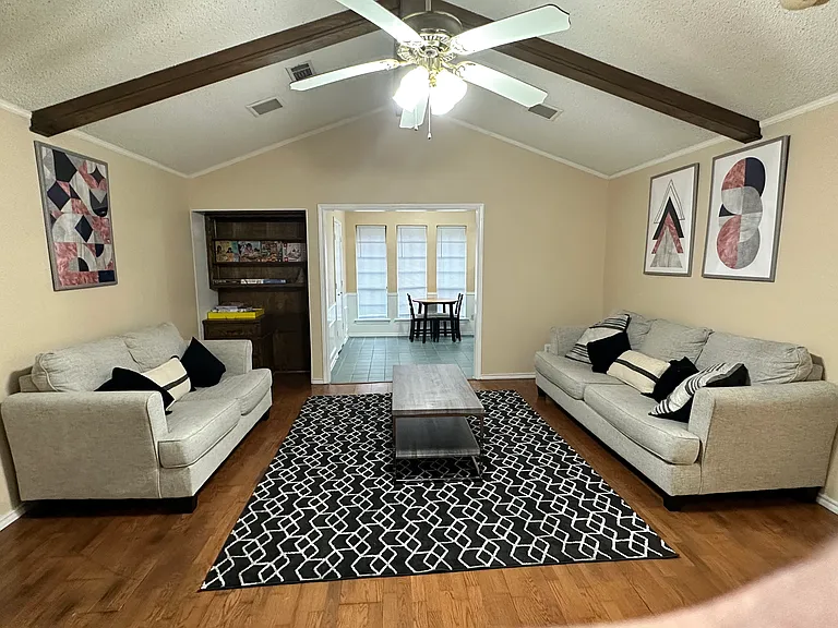 4821 S Country Club Rd — Photo 4