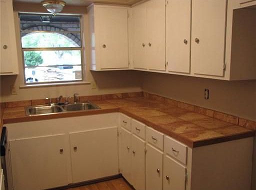 3rd image of 10609 Hurst Dr