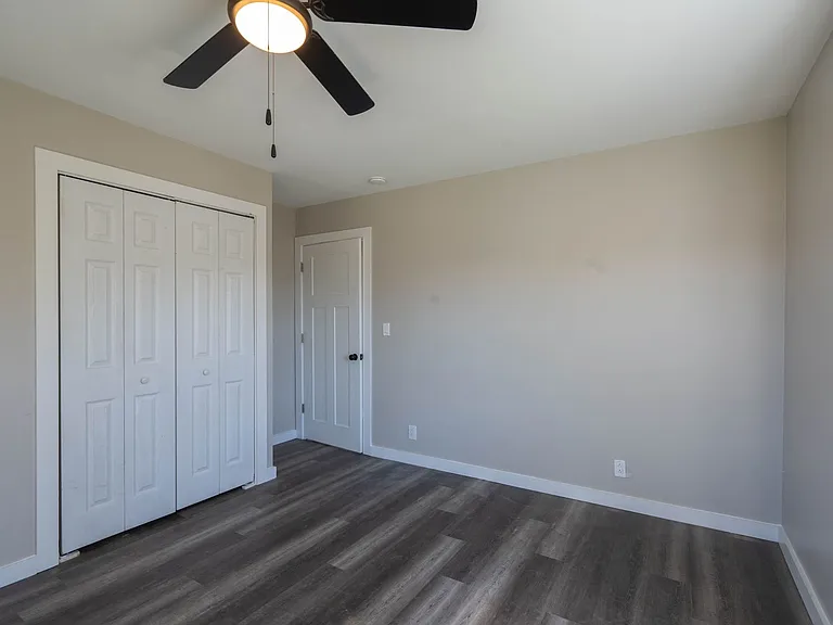 306 Martin St — Photo 14