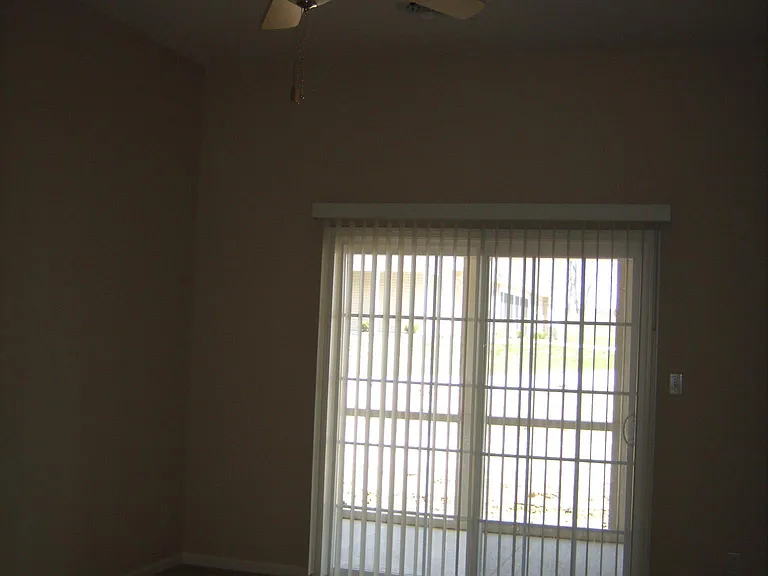 326 Rose Hill Ln — Photo 4