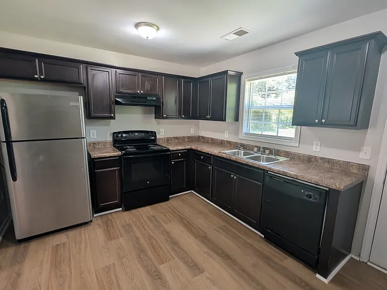 161 N Carolina Dr #B — Photo 3