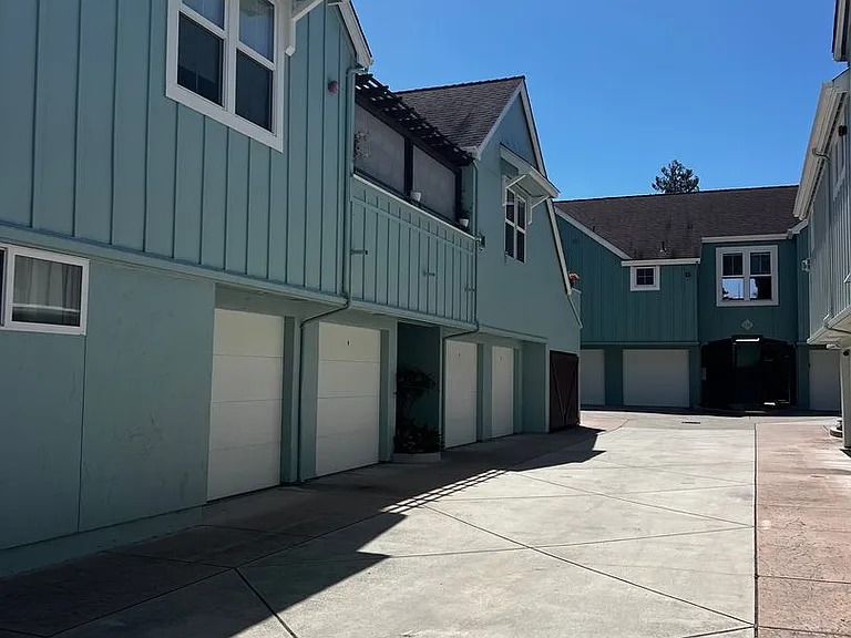 121 Blaine St #B — Photo 1