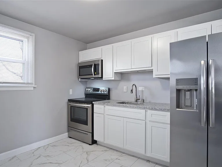1031 Highmont Dr — Photo 9