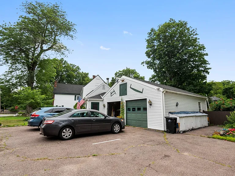 935 Bay Rd #2 — Photo 29