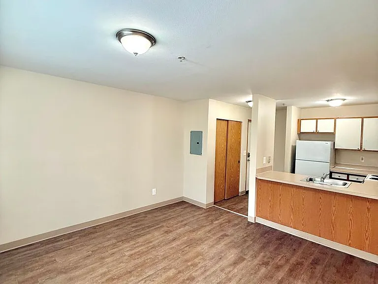Montlake Villas — Photo 6