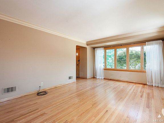 3rd image of 10624 S Central Park Ave