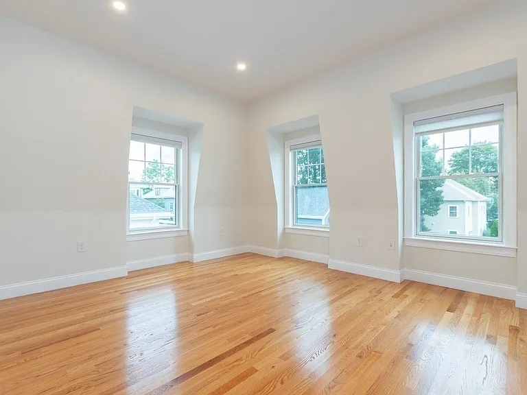 210 Adams St #3 — Photo 4