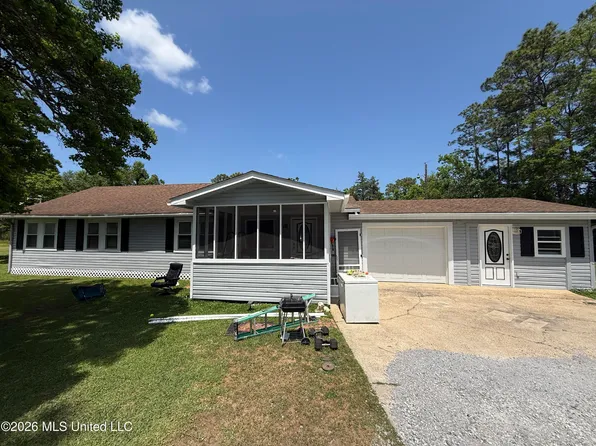 7204 Coda Rd, Moss Pt, MS 39562