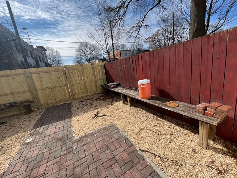 1235 W Cary St — Photo 37