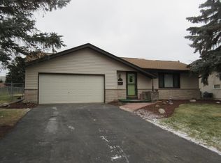 W174N9471 Devon Wood Rd, Menomonee Falls, WI 53051