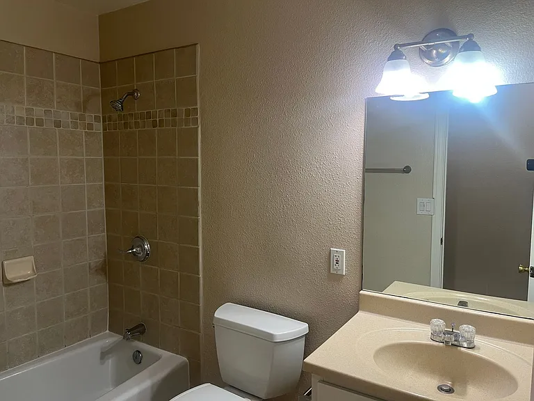 2898 College Blvd — Photo 14