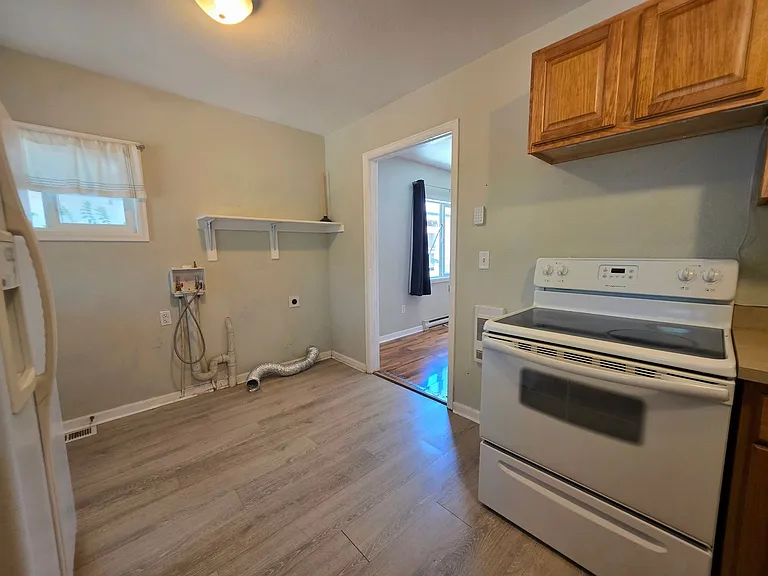 1234 Pine St — Photo 2