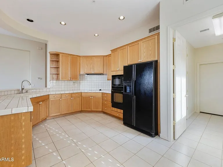 9514 E Cavalry Dr — Photo 19