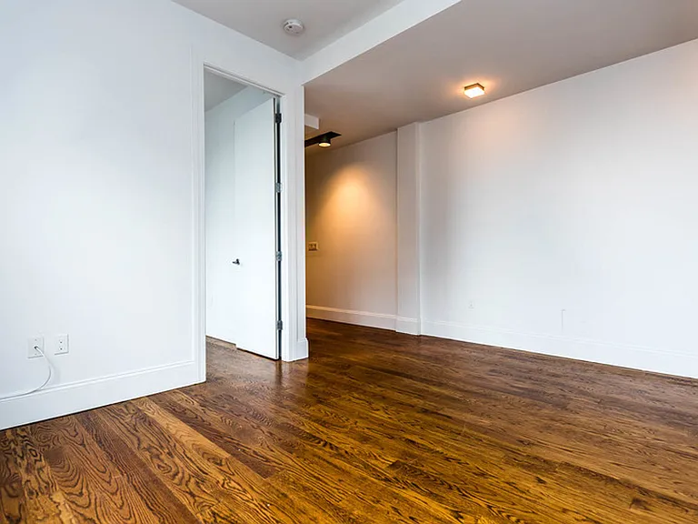 1635 Putnam Ave #2F — Photo 1