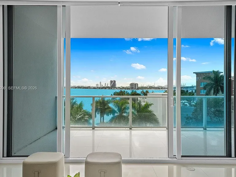 2020 N Bayshore Dr #605 — Photo 16