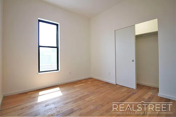 Rented by Real Street Inc | media 14