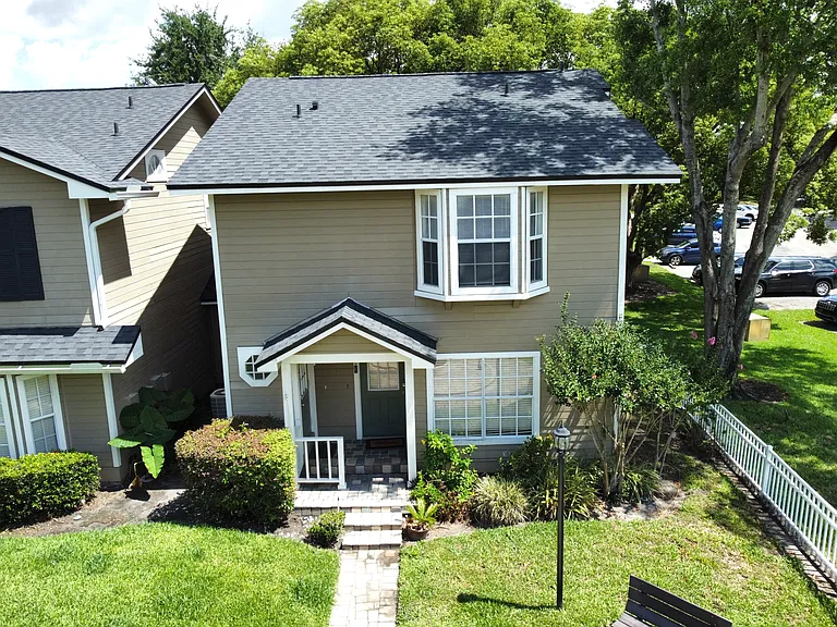 6020 Scotchwood Gln #210 — Photo 1