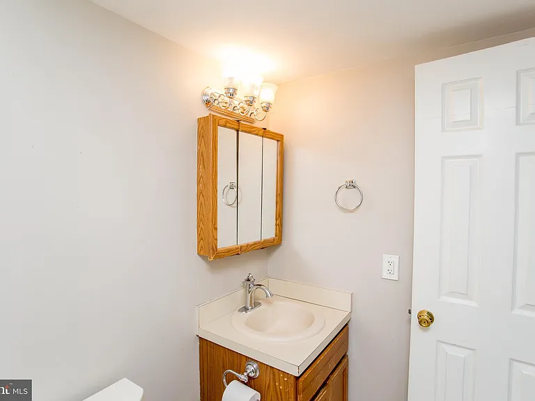 1529 Margaret Ct — Photo 44
