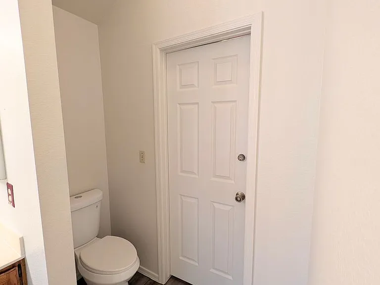 2325 E Lakecrest Dr — Photo 14