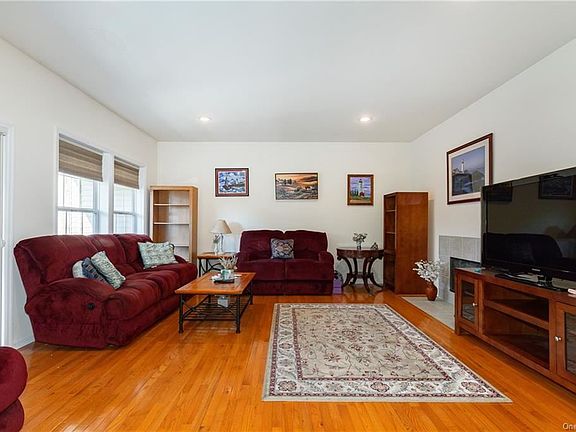 5th image of 37 N River Dr