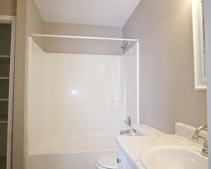 115 Hughes St NE #A7 — Photo 7