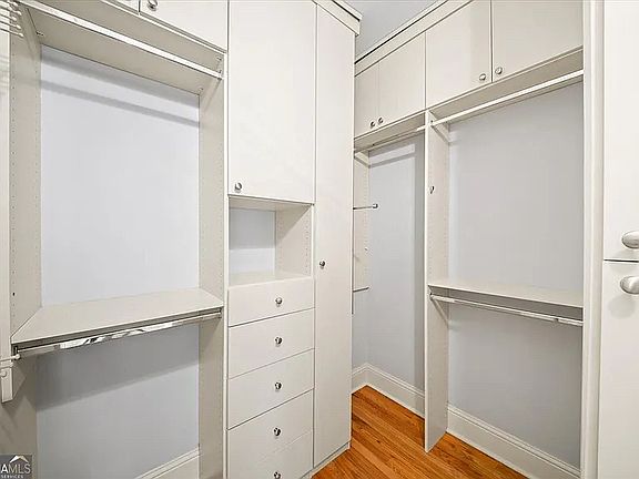 2nd image of 1115 Glenridge Pl