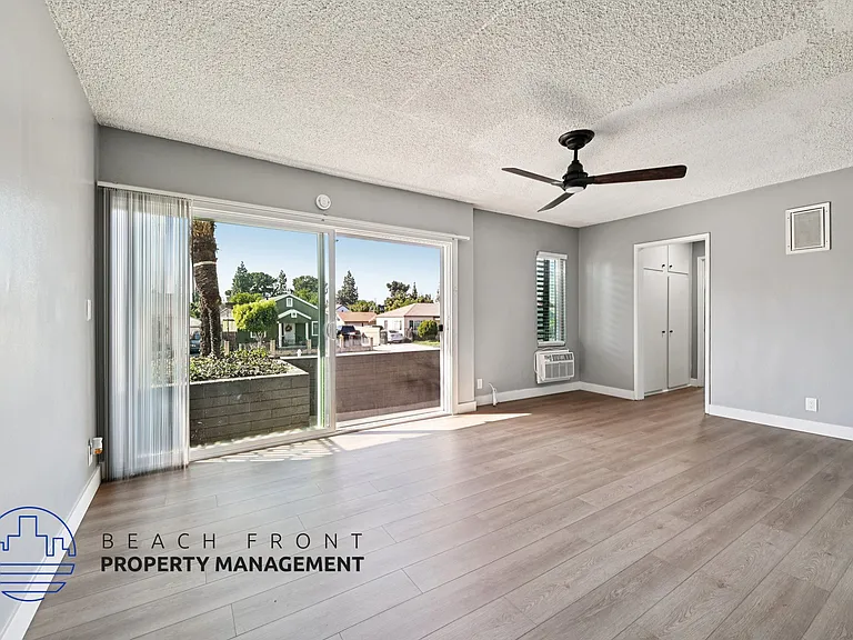 1105 N. Flower St. — Photo 12