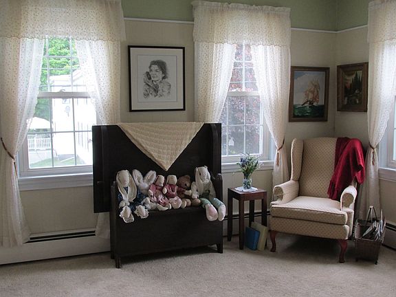 Large Living Fam Rms- 