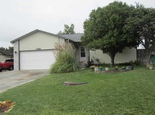 1606 Tomahawk Rd, Dodge City, KS 67801