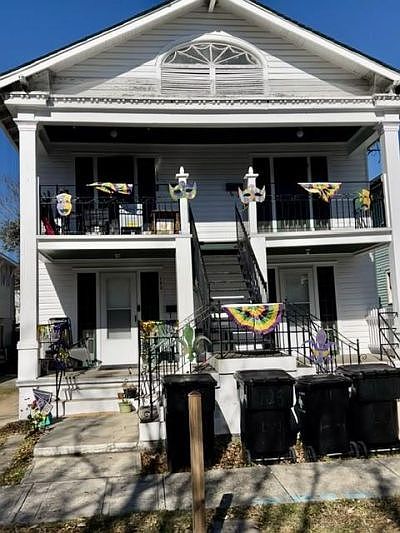 1st image of 119 S Scott St