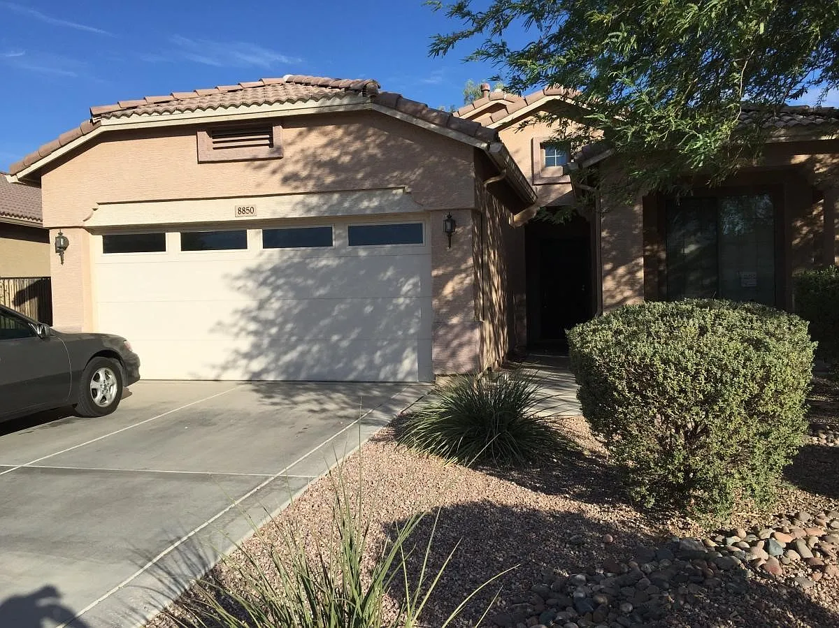 3 bed, 1500 sqft, $1,900 — Photo 1