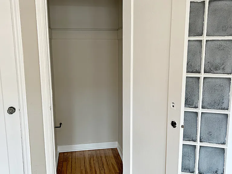 Grandview Apartments — Photo 16