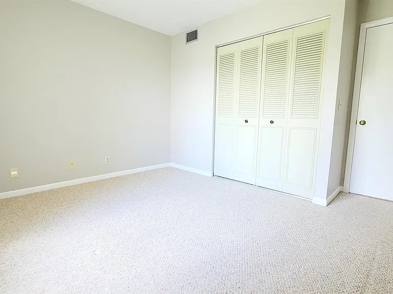 1015 Green Pine Blvd #B3 — Photo 14