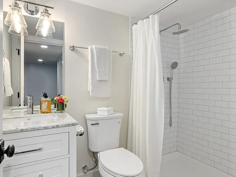 1122 N 84th St #B — Photo 11