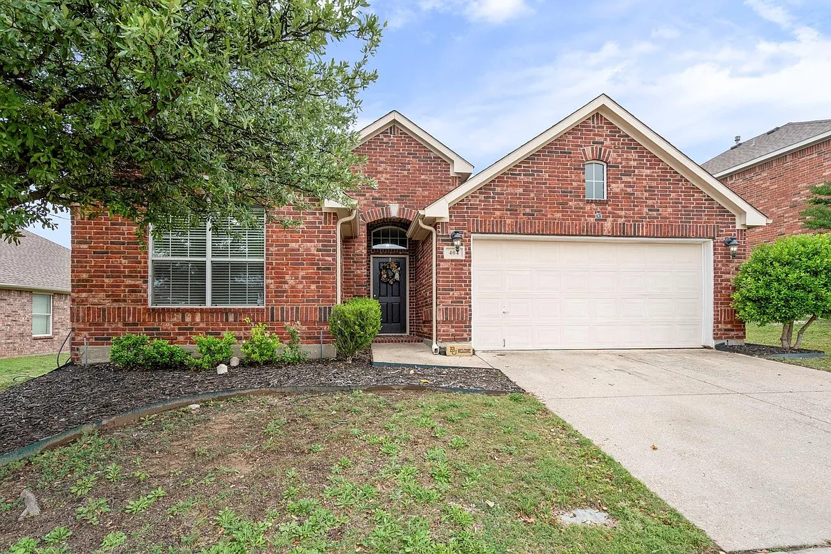 Building Photo - 404 Dartmoor Dr