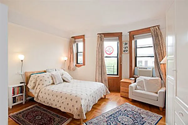 Sold by Warren Lewis Realty | media 17